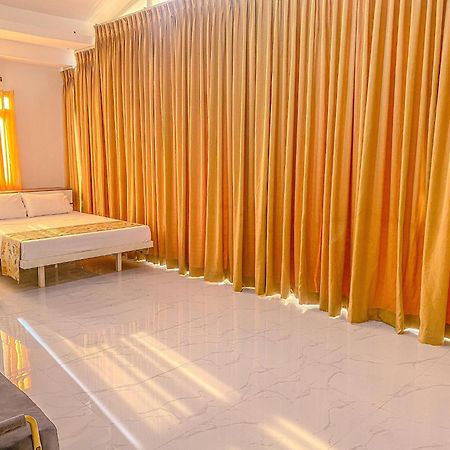 Legends Hotel & Restaurant - Lemery And Taal المظهر الخارجي الصورة