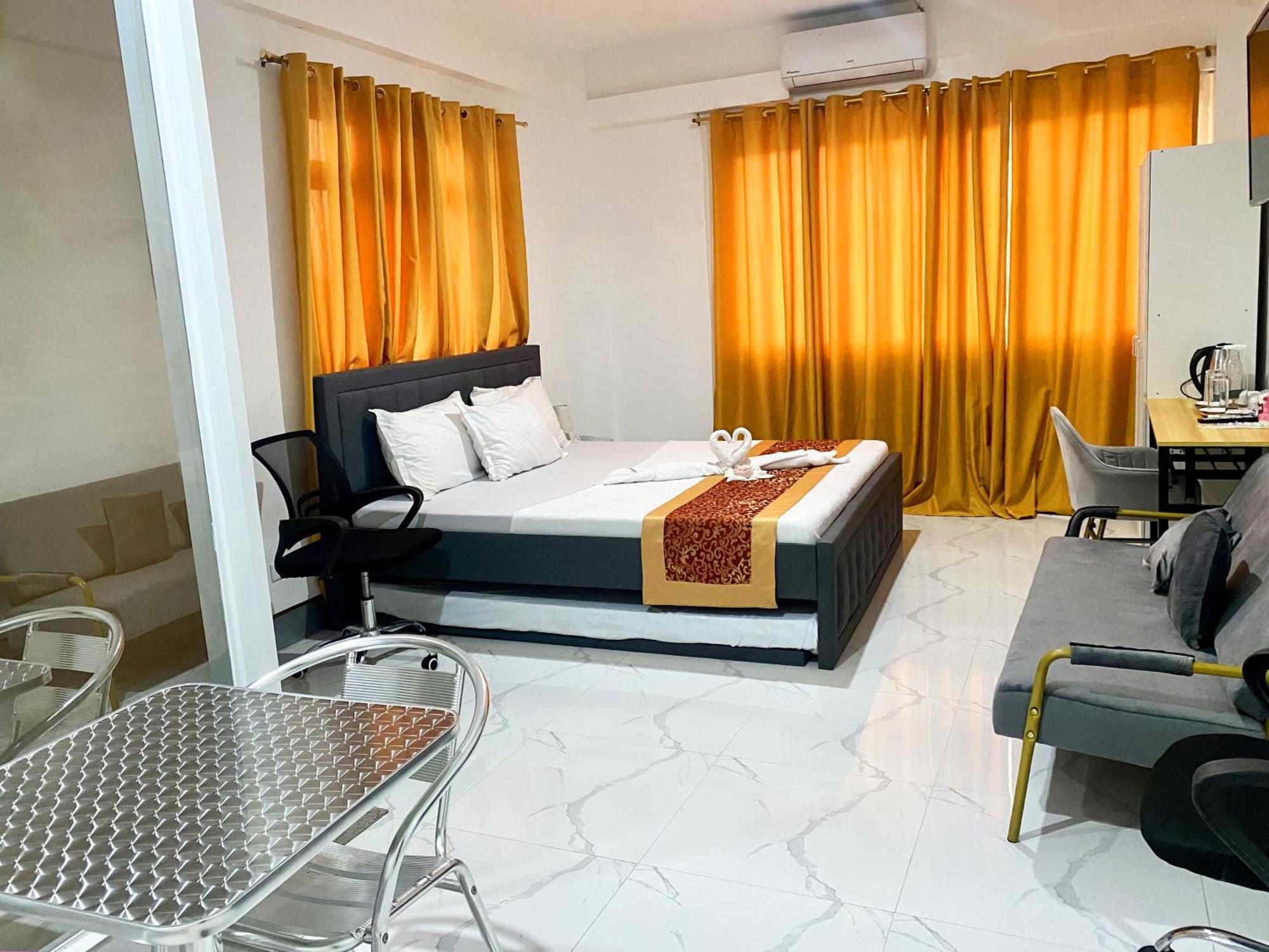Legends Hotel & Restaurant - Lemery And Taal المظهر الخارجي الصورة