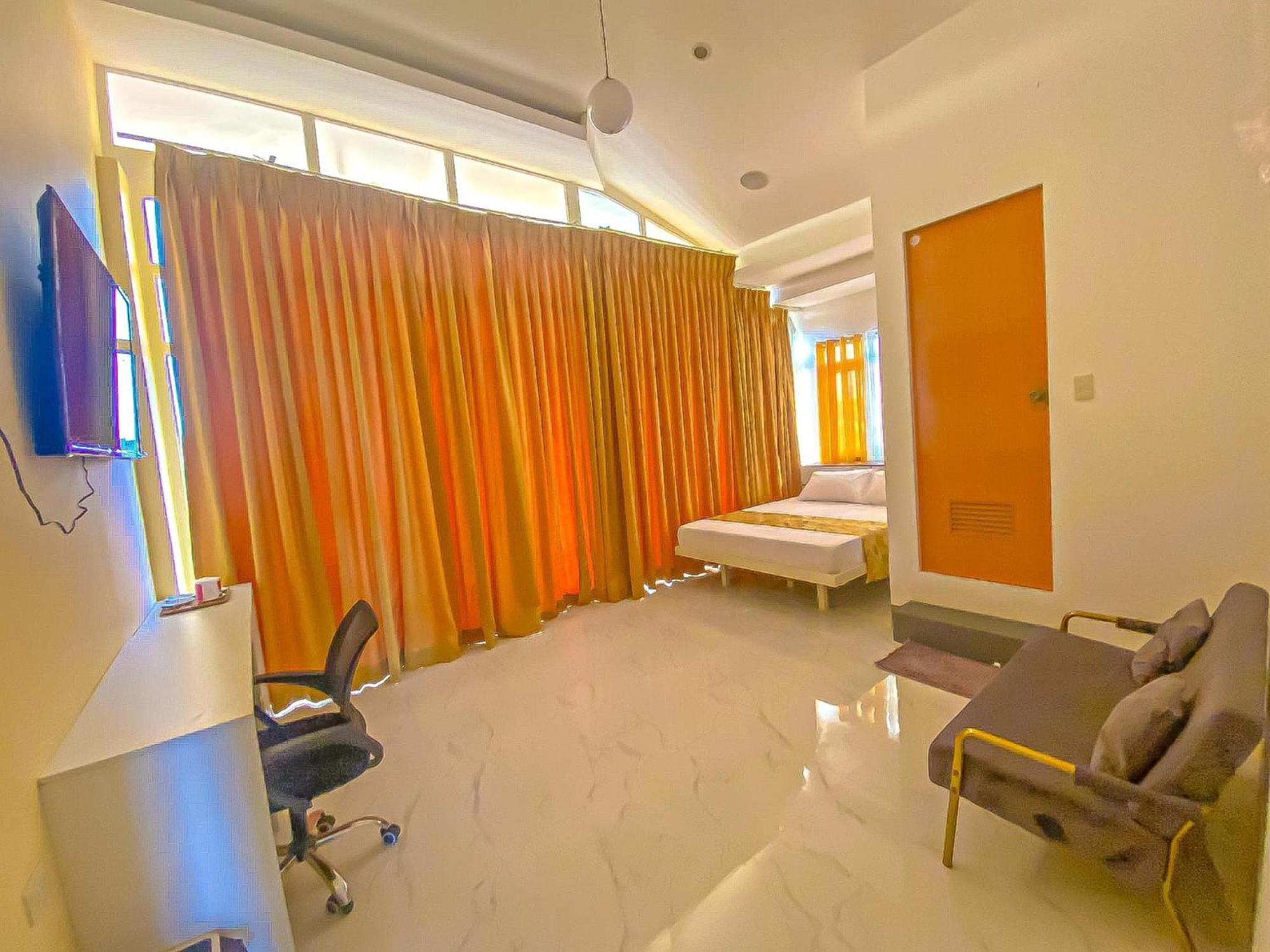 Legends Hotel & Restaurant - Lemery And Taal المظهر الخارجي الصورة